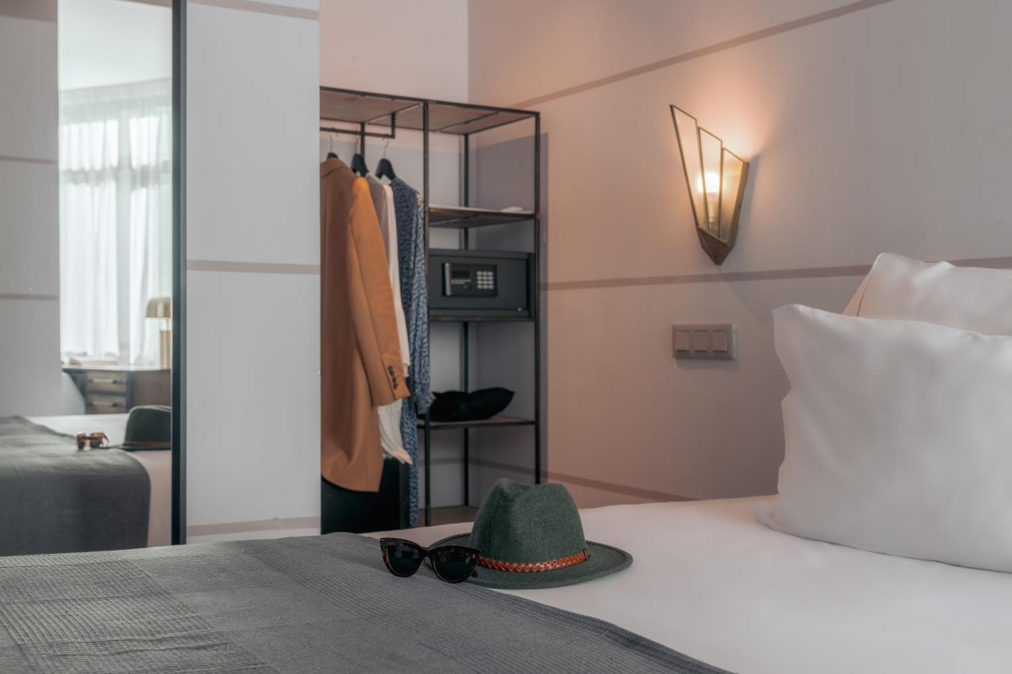 Hotel Pestana Vintage Center 4*
