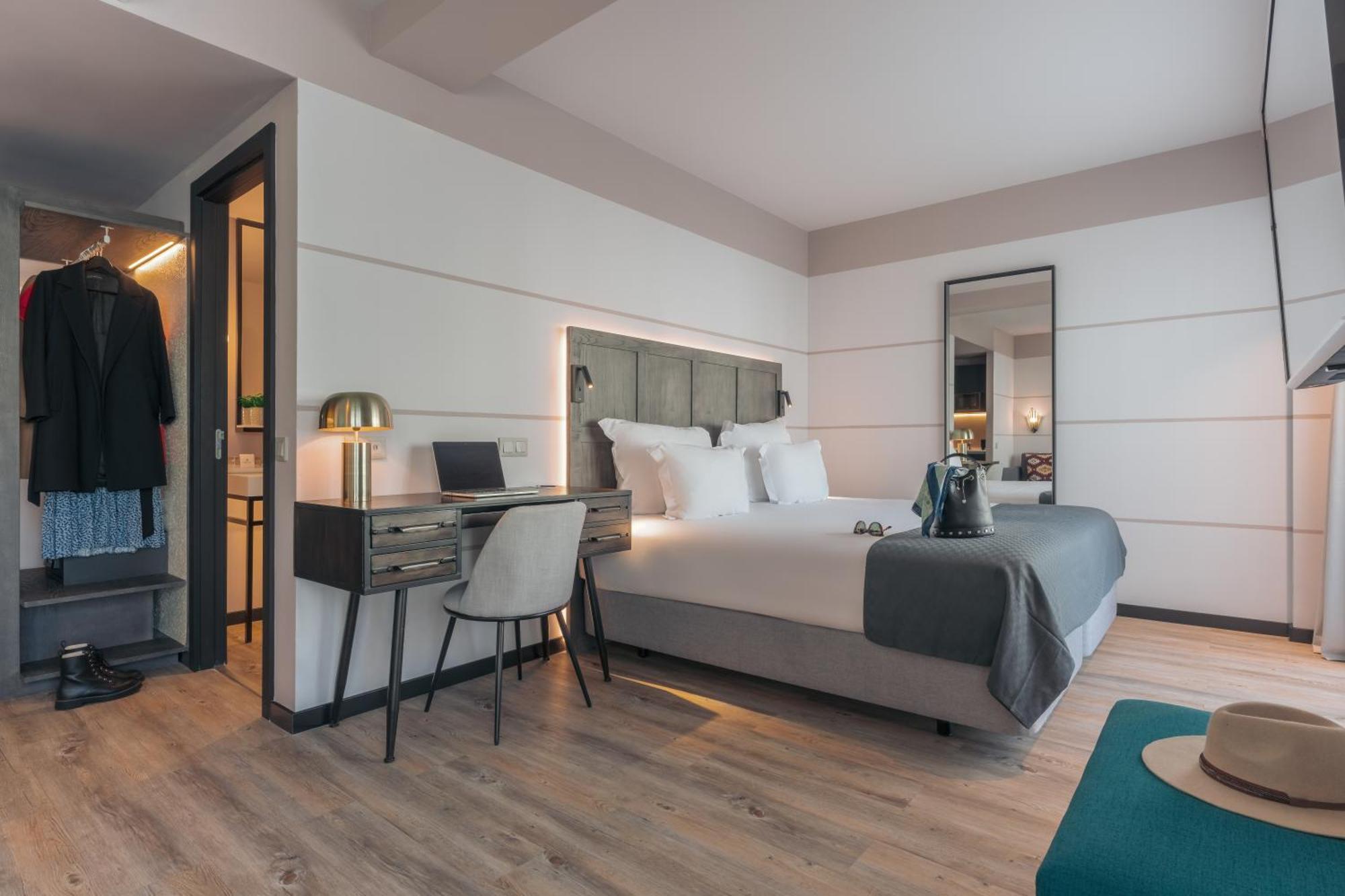 Hotel Pestana Vintage Center 4*